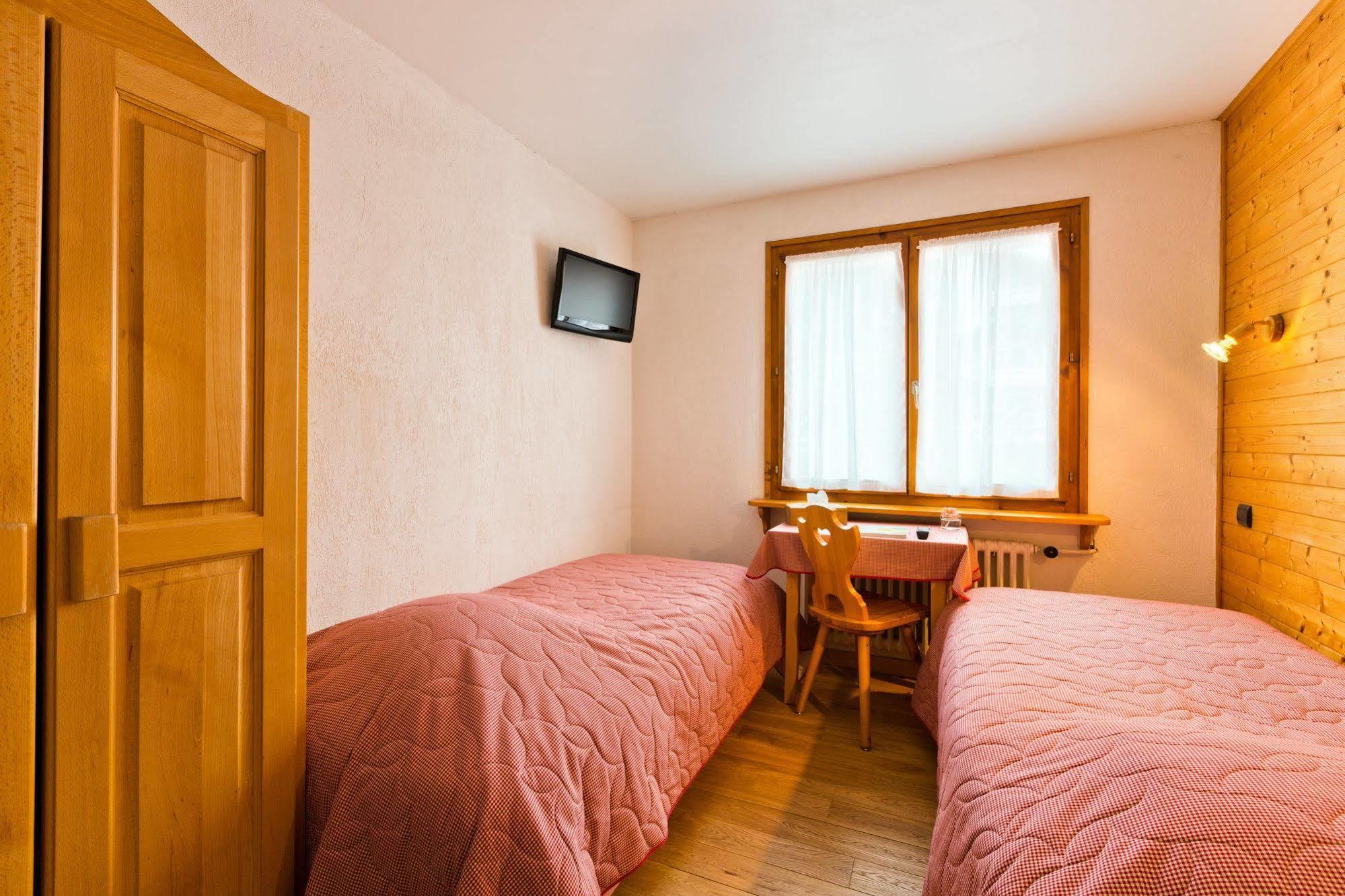 Le Roitelet Hotell Châtel Exteriör bild